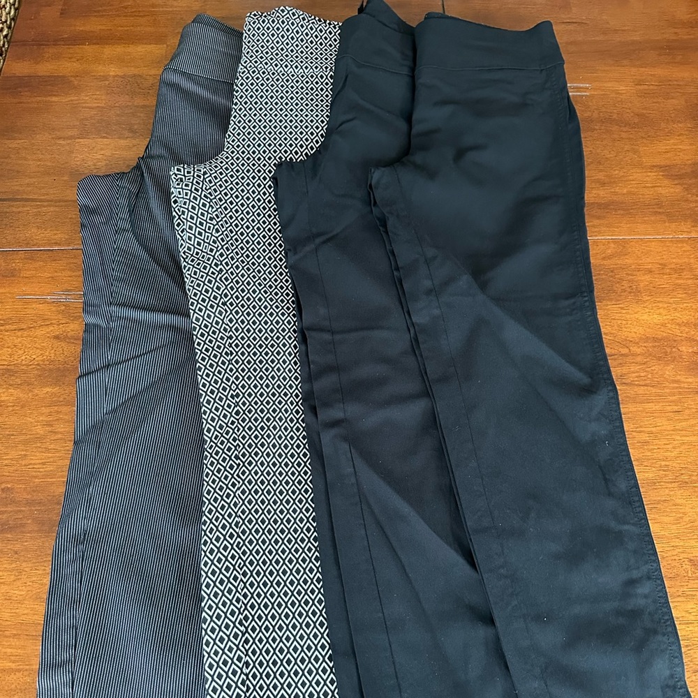 Lot of 4 ankle length size medium pull on dress pants from New York & Company
